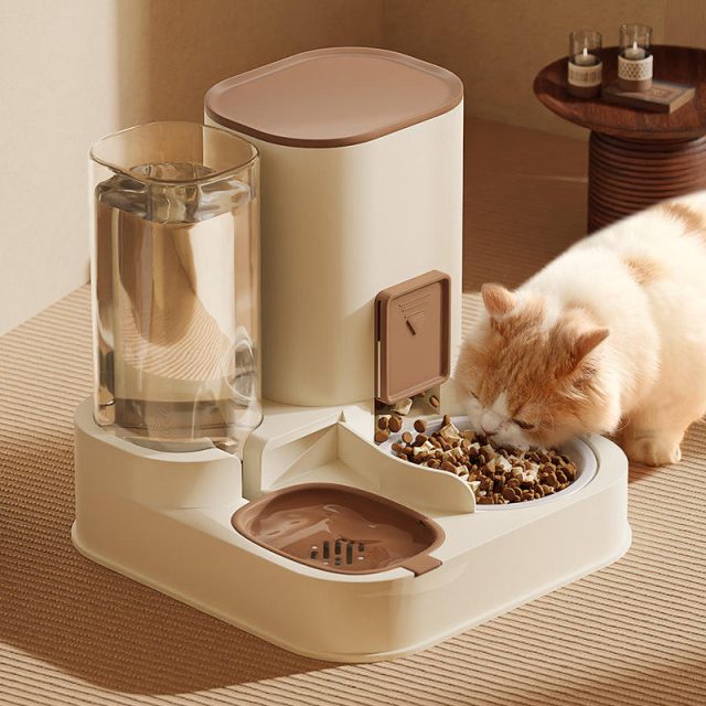 Experience hassle-free feeding easy-to-use pet feeders for every home (2) Experience hassle-free feeding easy-to-use pet feeders for every home (2)