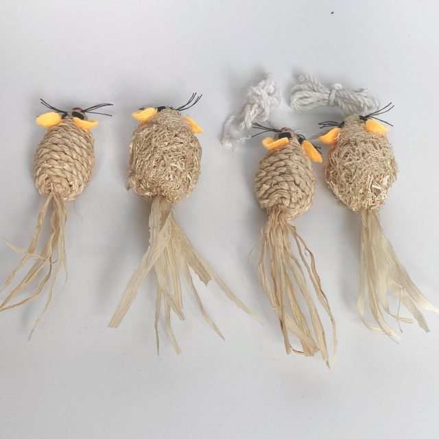 Sustainable fun eco-friendly cat toys you can feel good about (6) Sustainable fun eco-friendly cat toys you can feel good about (6)